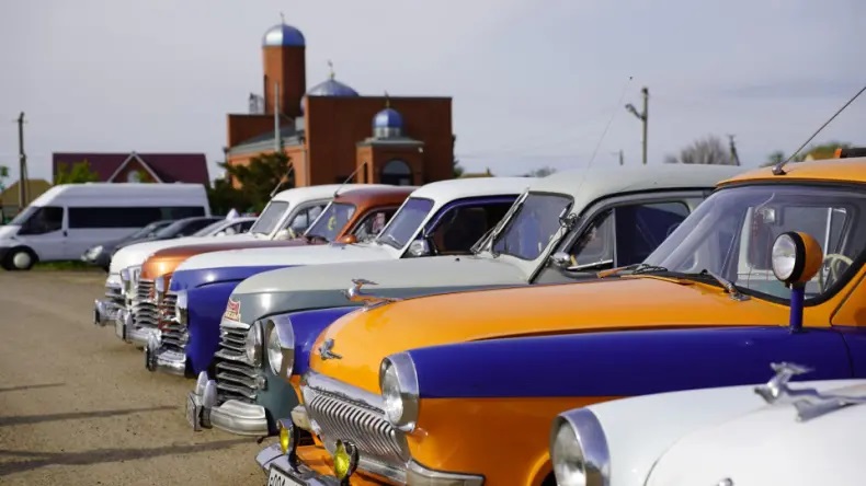 Арзгирский округ вновь встретил краевой патриотический 🚗 автопробег &quot;Эх, путь дорожка фронтовая&quot;.