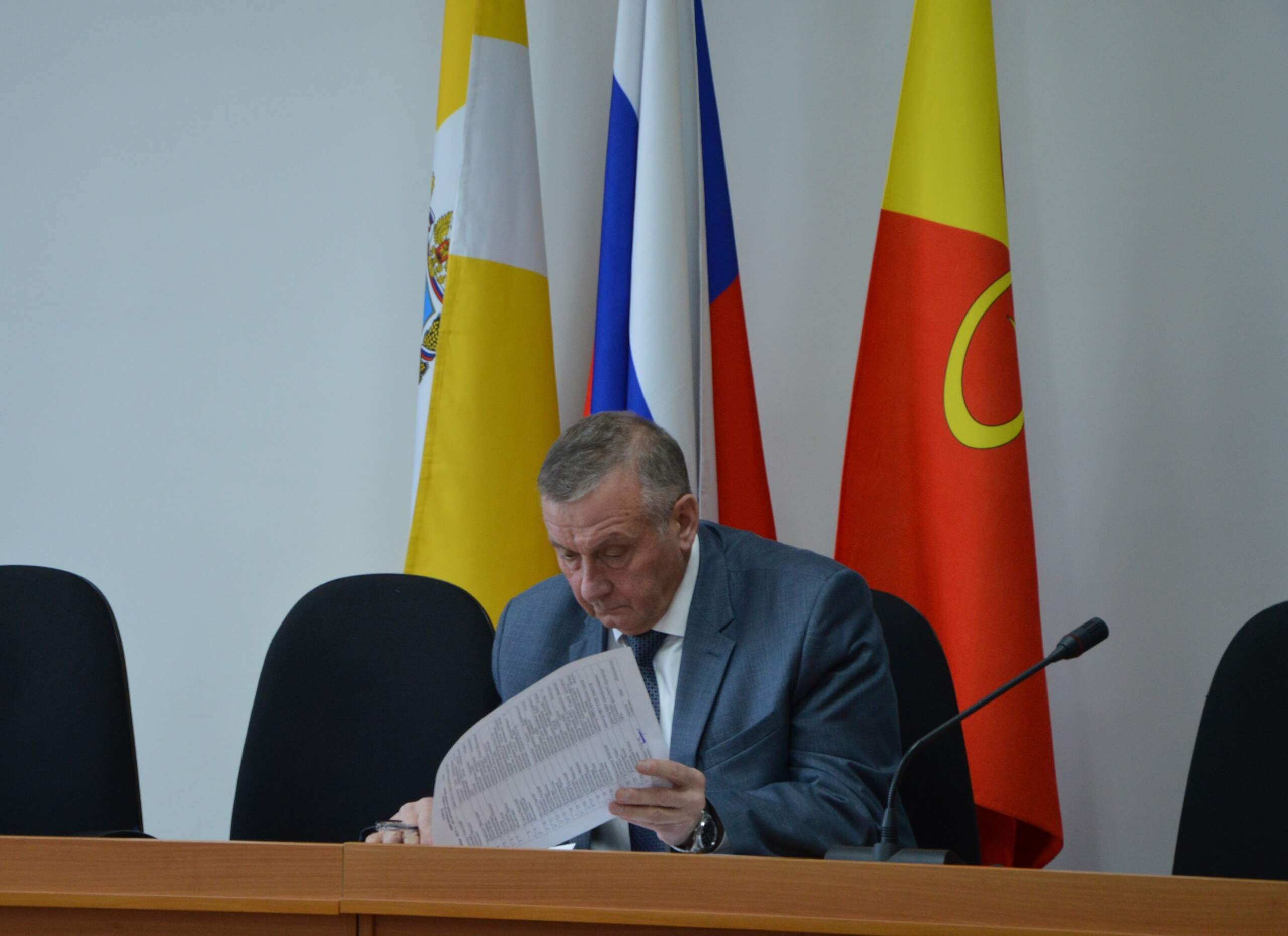 Рабочую неделю глава Арзгирского муниципального округа начал с расширенной планерки.