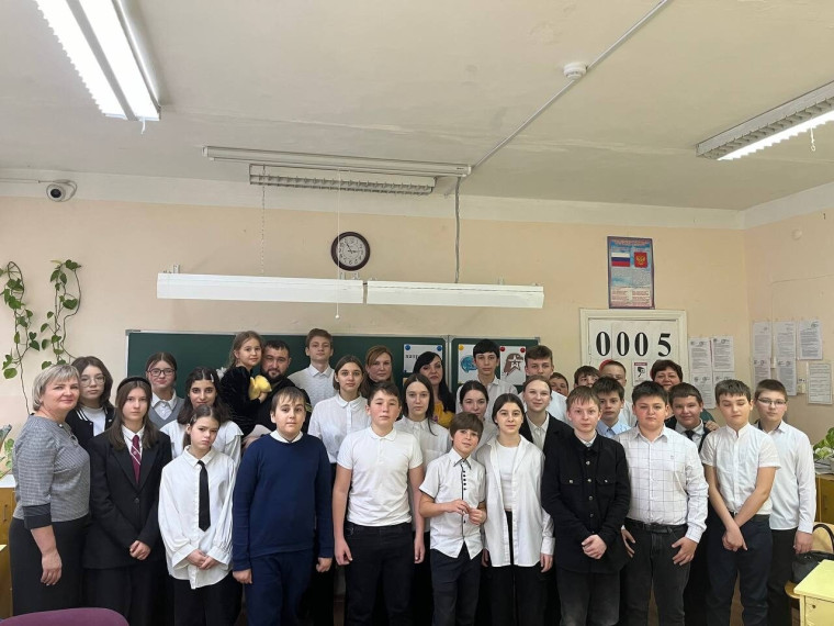 В школах округа прошел первый краевой «Урок Защитников Отечества». В школах округа прошел первый краевой «Урок Защитников Отечества».